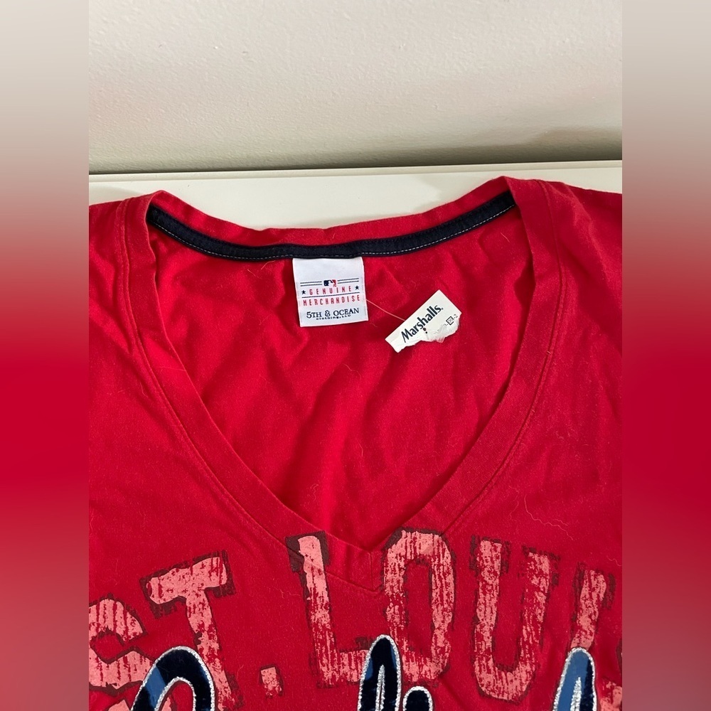 St. Louis Cardinals MLB Genuine Merchandise Women’s V-Neck Red T-shirt Small - Picture 6 of 13
